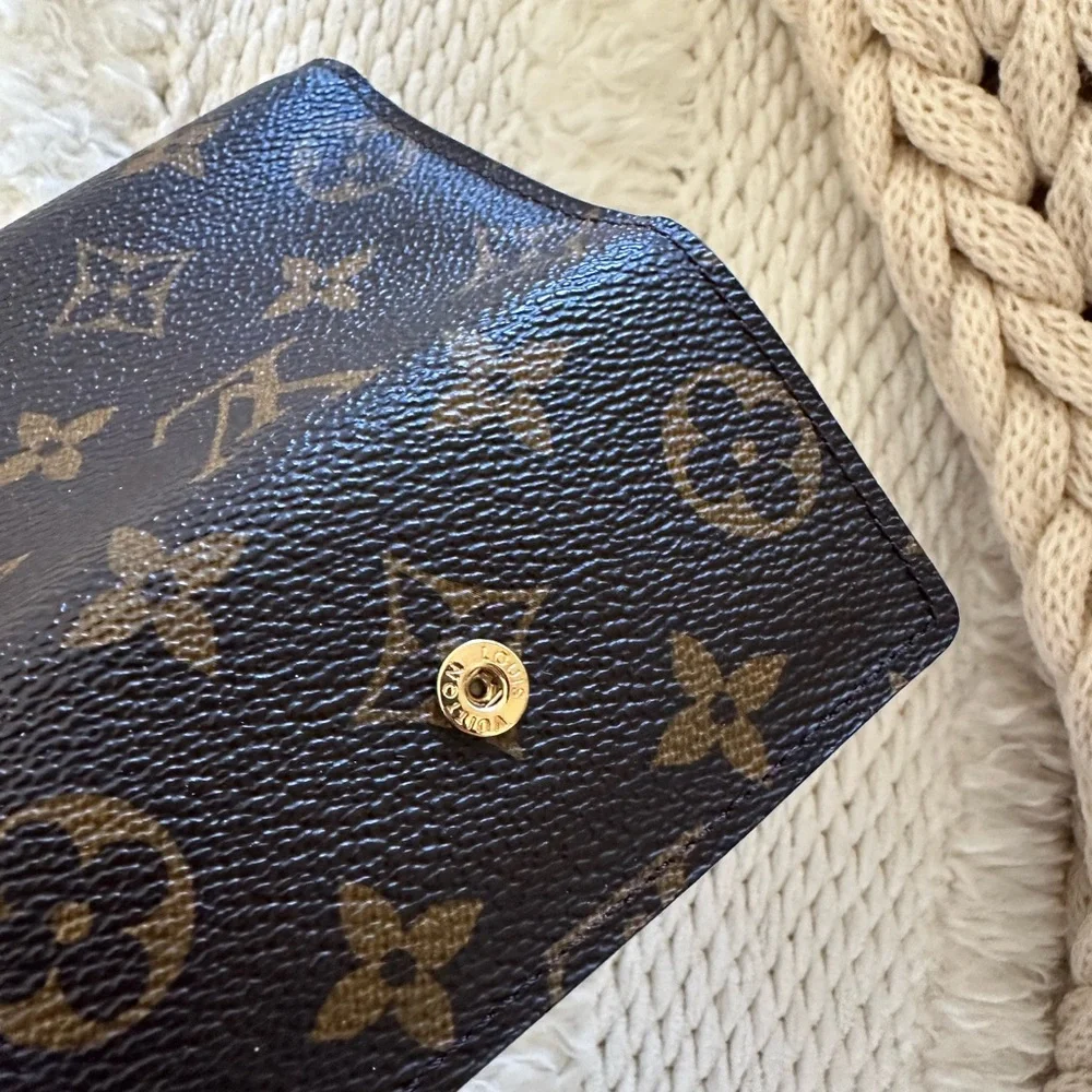 Louis Vuitton Monogram 6 key holder - Picture 3 of 8